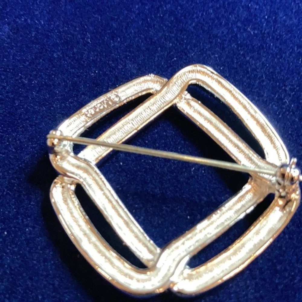 MWT Monet silver tone pin